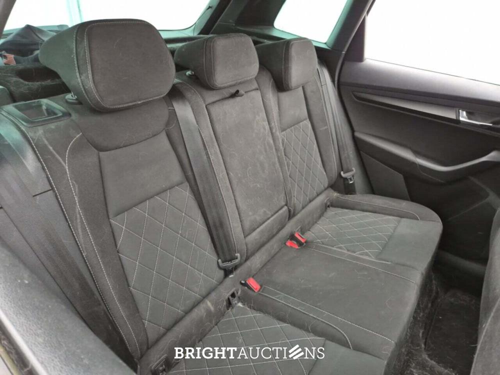 Škoda Karoq Sportline Business 1.5 TSI DSG 150pk 2022, S-582-JL