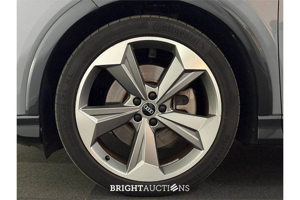 Audi Q4 50 S edition Quattro 77 kWh 2021 (Origineel-NL), N-596-SR