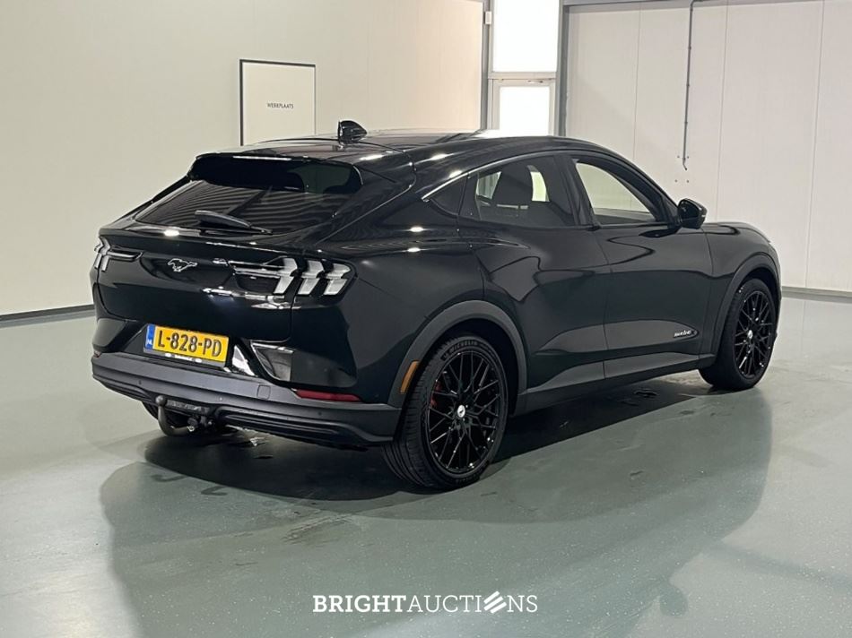 Ford Mustang Mach-E Extended RWD 98 kWh 286pk 2021 (Origineel-NL), L-828-PD