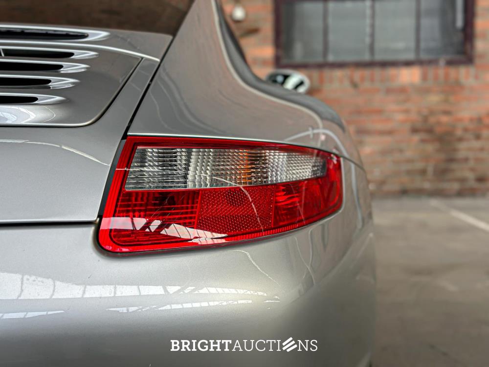 Porsche 911 Carrera 3.6 997 Coupé 325pk 2004 Youngtimer