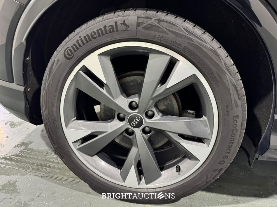 Audi Q4 e-tron 40 Launch edition Advanced 77 kWh 204pk 2021 (Origineel-NL), N-414-FZ