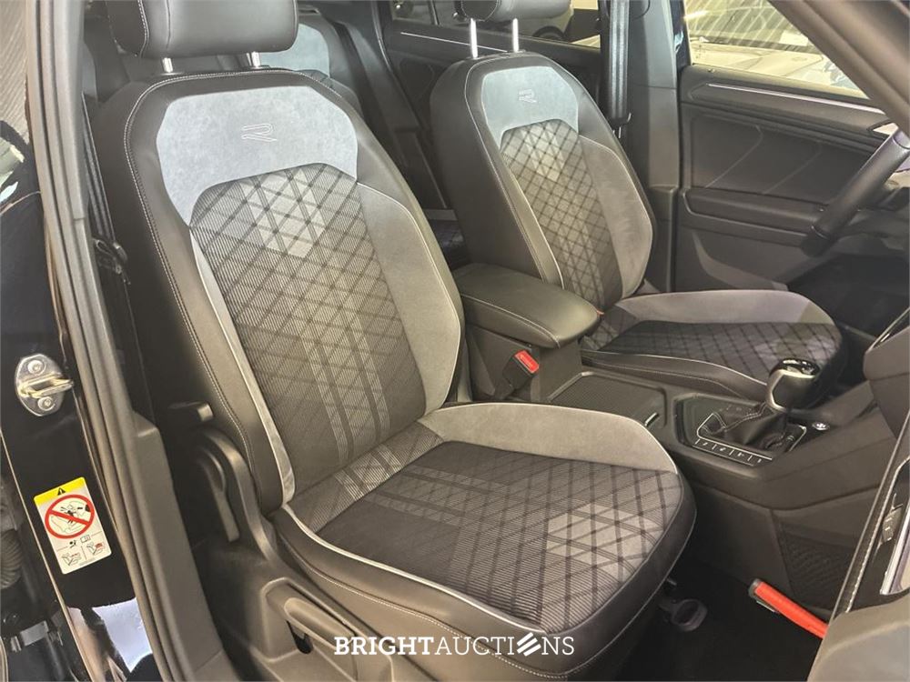 Volkswagen Tiguan eHybrid R-Line Business 1.4 TSI 265pk 2023 (Origineel-NL), S-260-VL