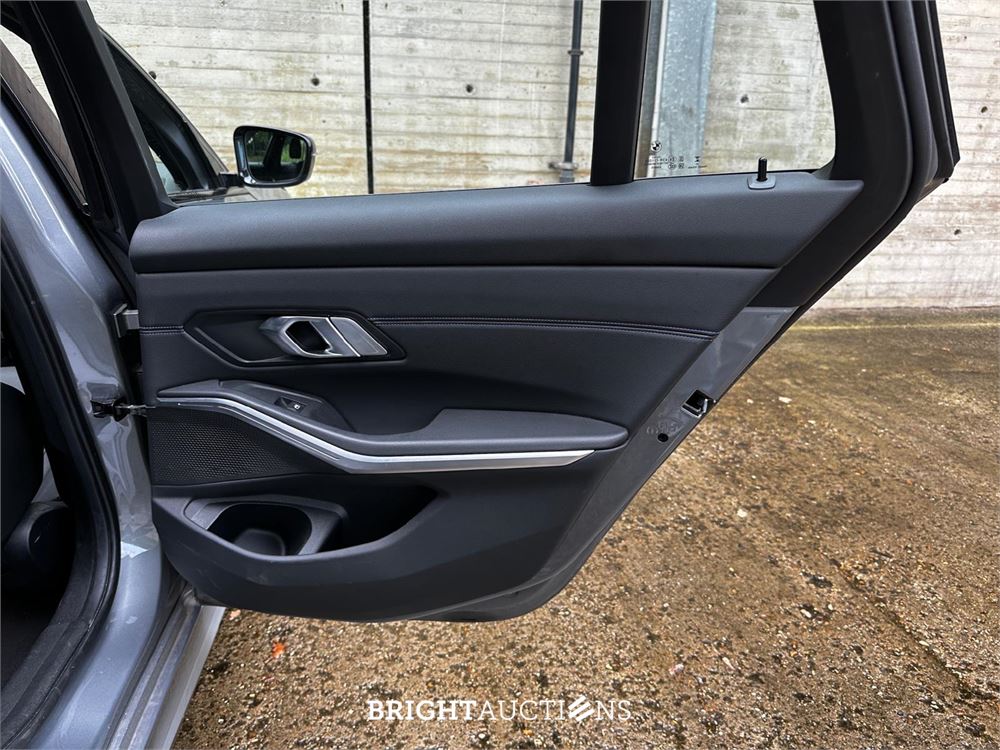 BMW 320d Touring M Soprt 190pk 2023 3-serie (Origineel-NL + 1e eigenaar), T-274-GG