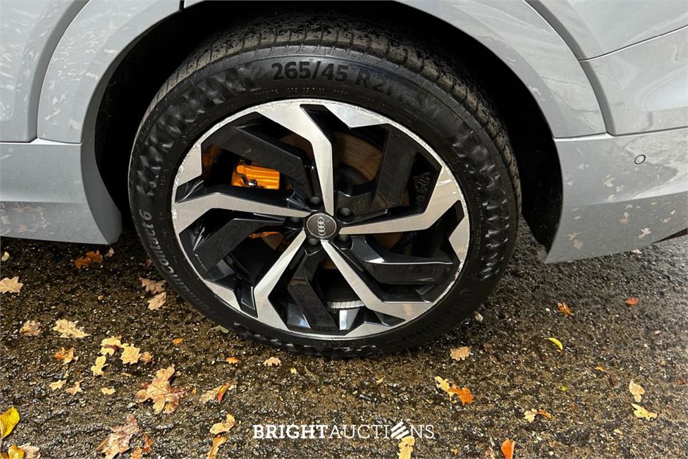 Audi e-tron Sportback 50 S edition Quattro 71 kWh 313pk 2021, T-261-RR