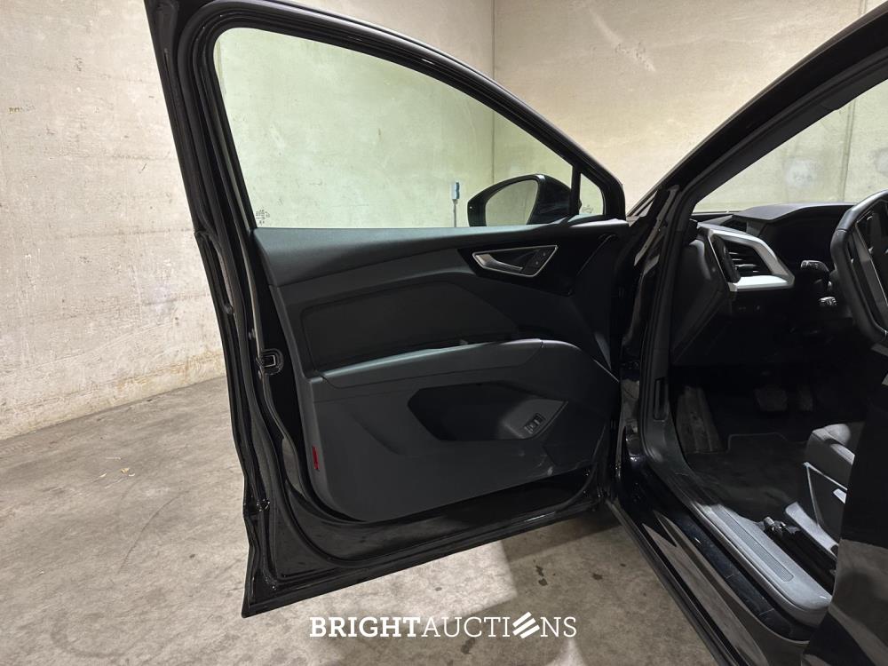 Audi Q4 e-tron 35 Edition 55 kWh 170pk 2022 (Origineel-NL), R-847-TD