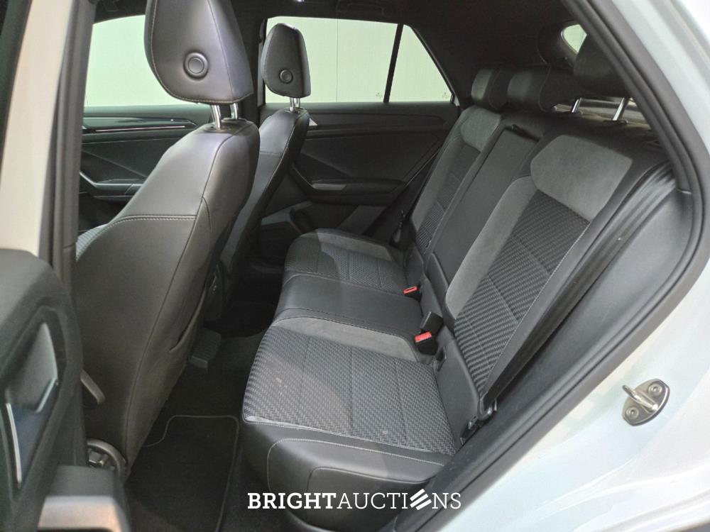 Volkswagen T-Roc Sport Business R 1.5 TSI 150pk 2019, L-422-GX