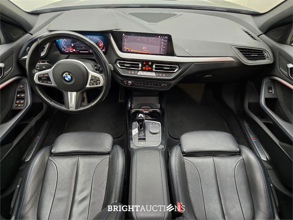 BMW 118i 1-serie High Executive 136pk 2022 1-Serie, Z-968-PB