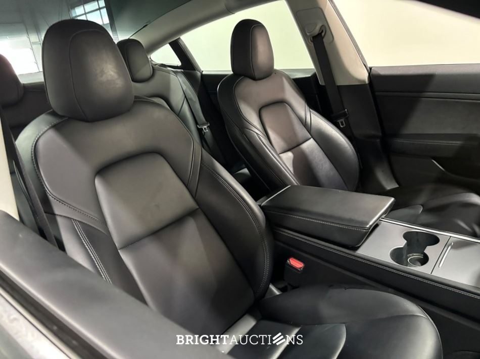 Tesla Model 3 Standard RWD Plus 60 kWh 238pk 2021 (Origineel-NL), L-975-NB