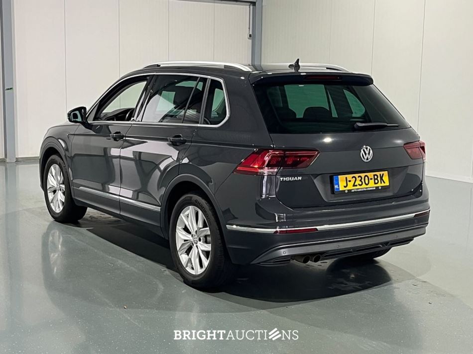 Volkswagen Tiguan ACT Highline 1.5 TSI 150pk 2020 (Origineel-NL), J-230-BK