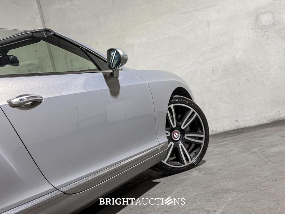 Bentley Continental GTC 4.0 V8 507pk 2013