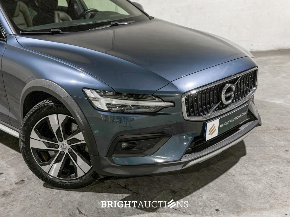 Volvo V60 Cross country Soft Hybride 2.0 B5 AWD pro 261pk 2020 (Origineel-NL), J-188-VT