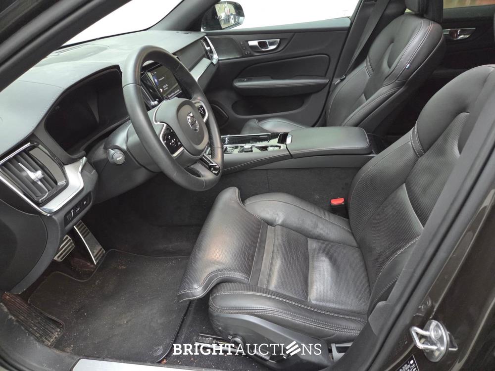 Volvo V60 T6 Recharge R-Design 2.0 AWD 398pk 2022 (Origineel-NL), P-467-DX