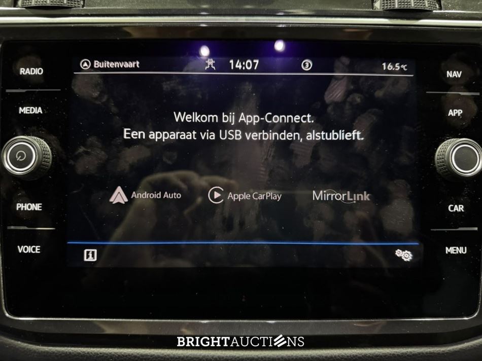 Volkswagen Tiguan eHybrid R-Line Business 1.4 TSI 265pk 2023 (Origineel-NL), S-332-LX