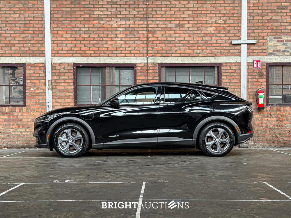 Ford Mustang Mach-E RWD 75 kWh 269pk 2021 (Origineel-NL + 1e eigenaar), N-361-JS