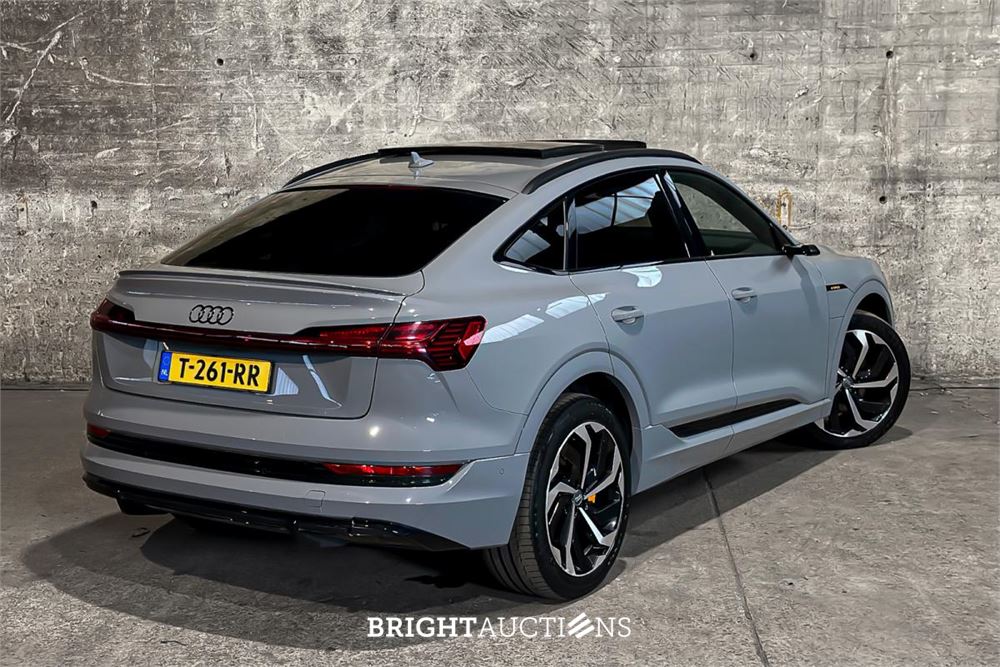 Audi e-tron Sportback 50 S edition Quattro 71 kWh 313pk 2021, T-261-RR