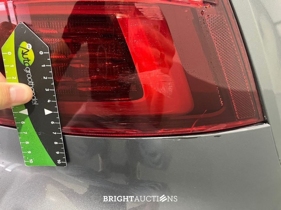 Volvo S60 Recharge T8 R-Design 2.0 AWD 392pk 2021 (Origineel-NL), L-726-VX