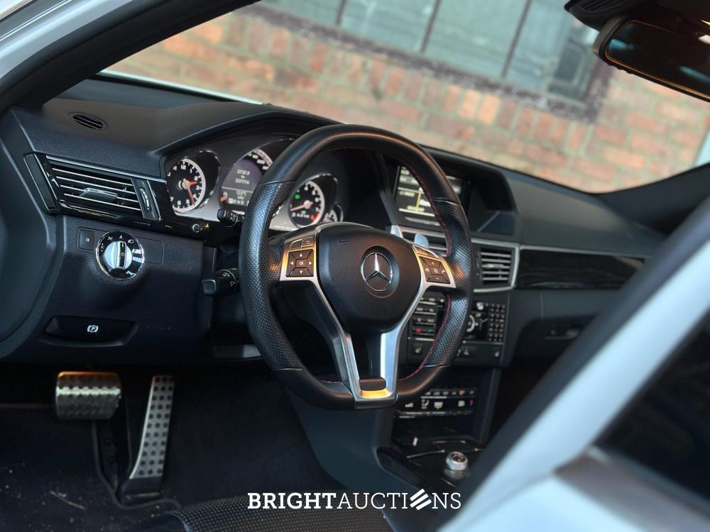 Mercedes-Benz E63 AMG 6.3 V8 -CARBON- 525pk 2010 (Origineel-NL), 47-LKB-6