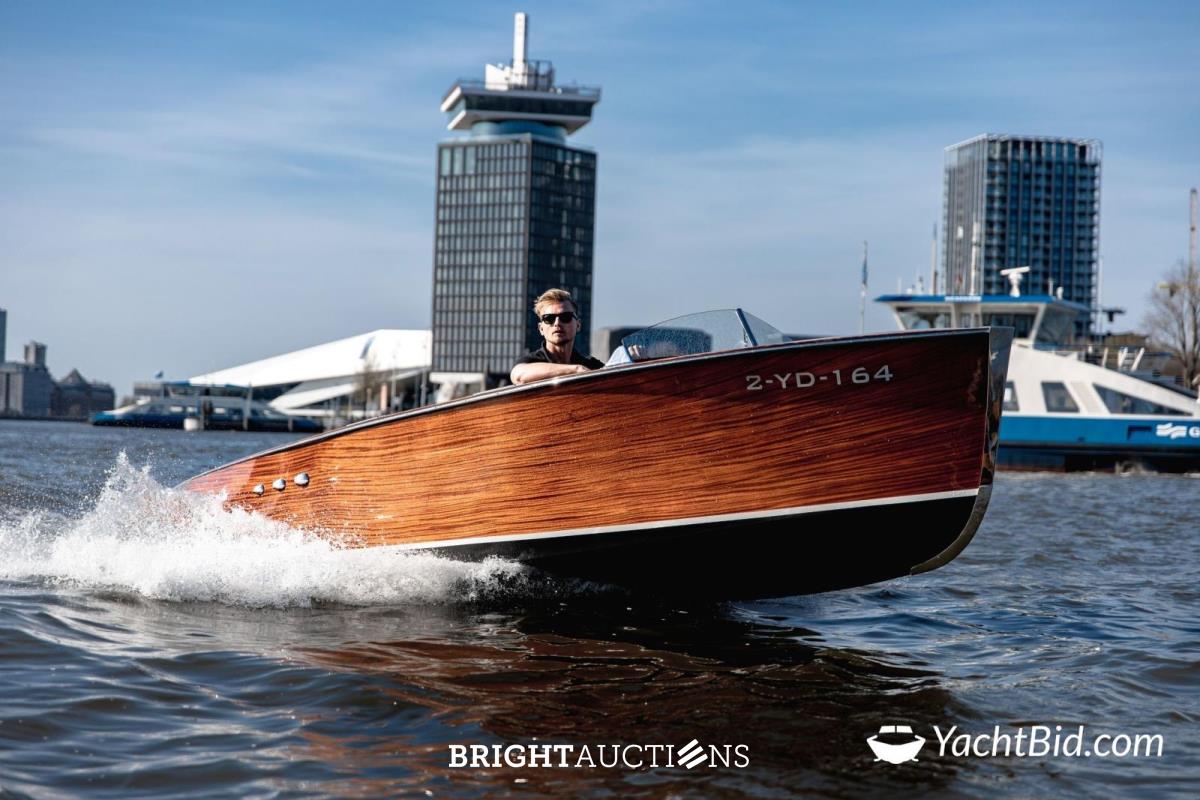 Chris-Craft Barrelback Spin-Off