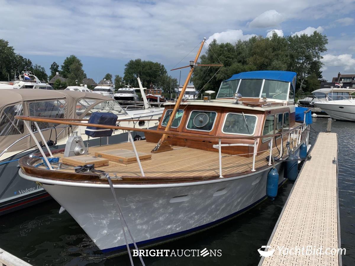 Super Van Craft 12,60