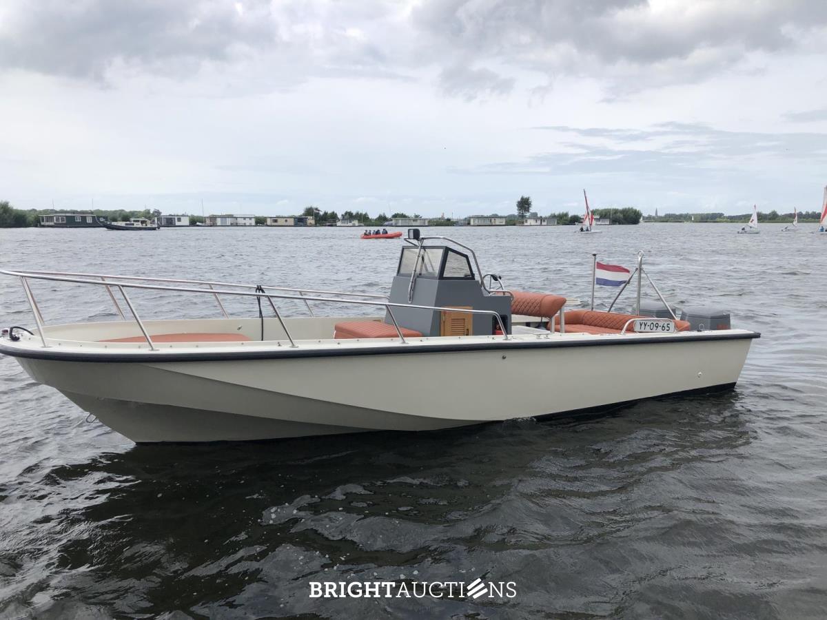 Boston Whaler OUTRAGE 22