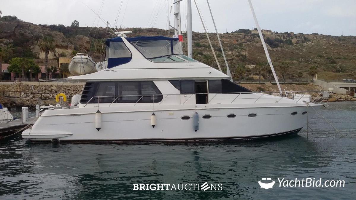 Carver 530 Voyager Pilot House