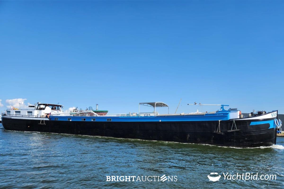 Spits 38M Liveaboard Vessel