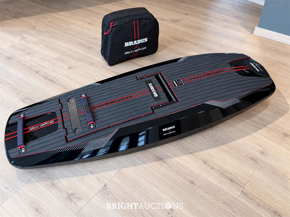 BRABUS x AWAKE first edition: shadow jetboard "ONE of 77"
