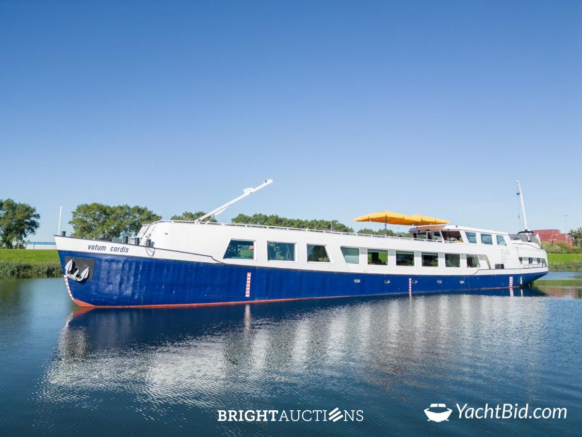 Live aboard Charter Vessel 49m