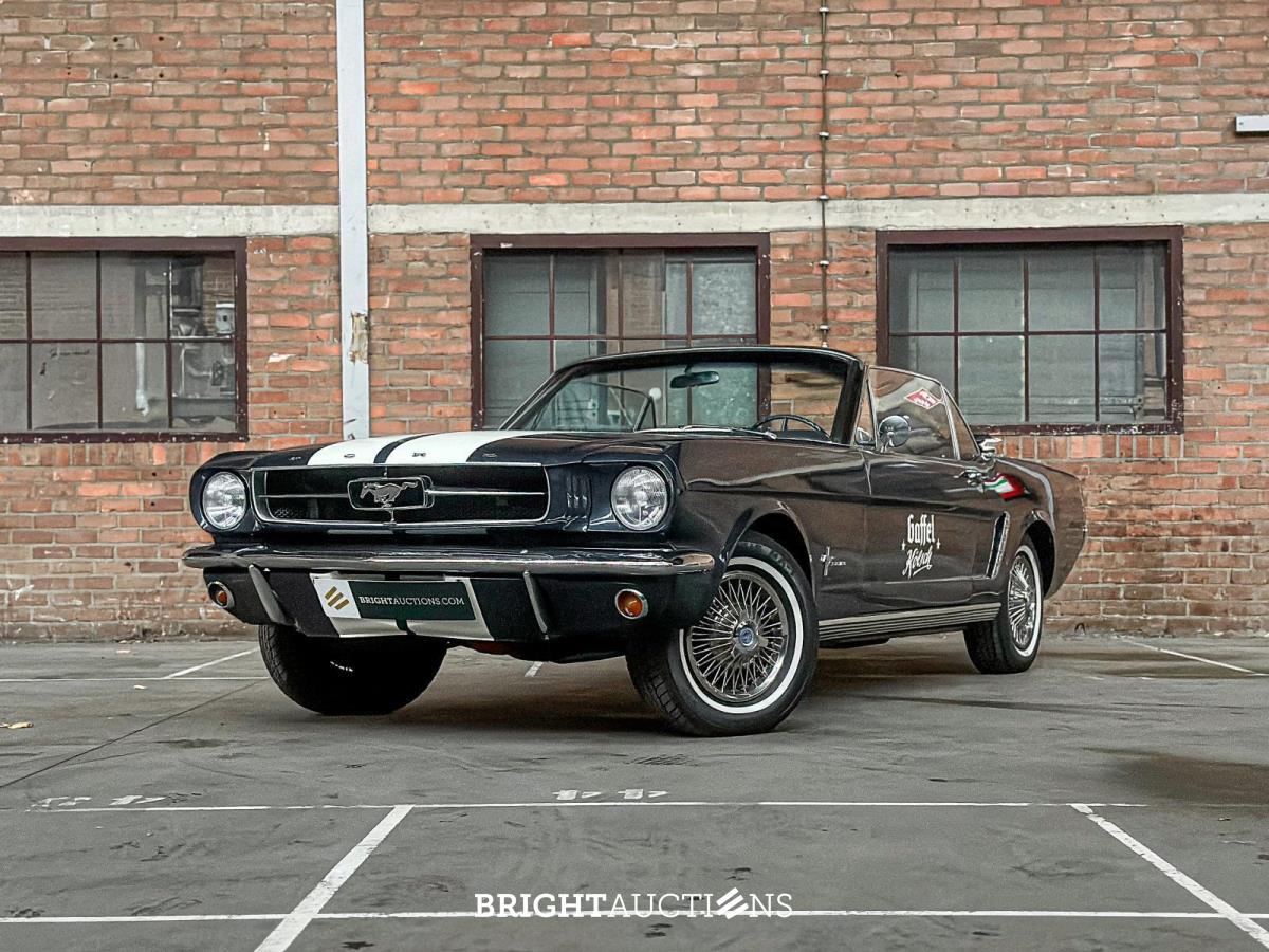 Ford Mustang Convertible 3.3 6-Cilinder 218pk 1965 2-Deurs