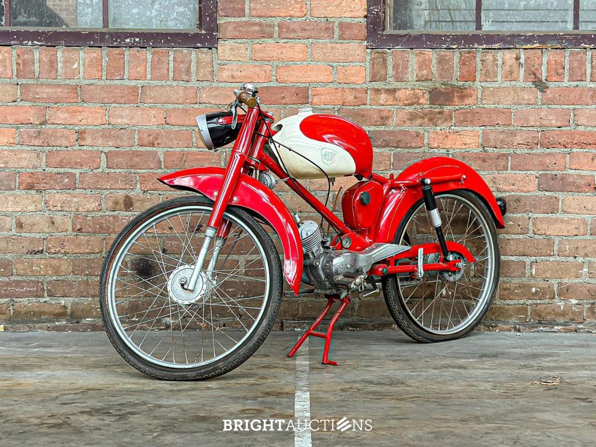 Private collection classic motorcycles, mopeds & bicycles - Boxmeer