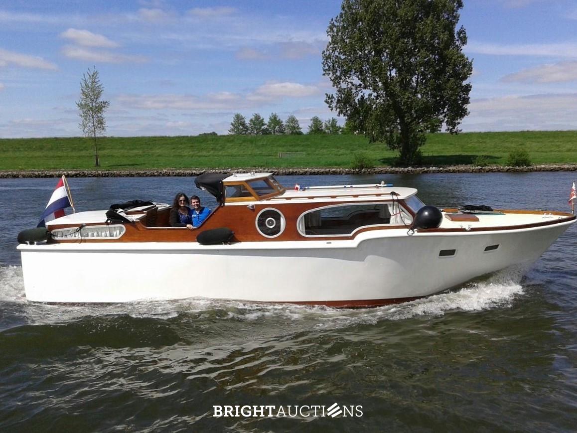 Chris Craft 34 Double Cabin Replica