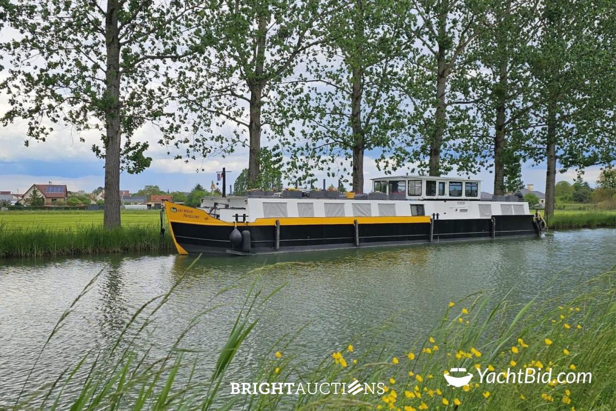 Luxe Houseboat 22 Meter