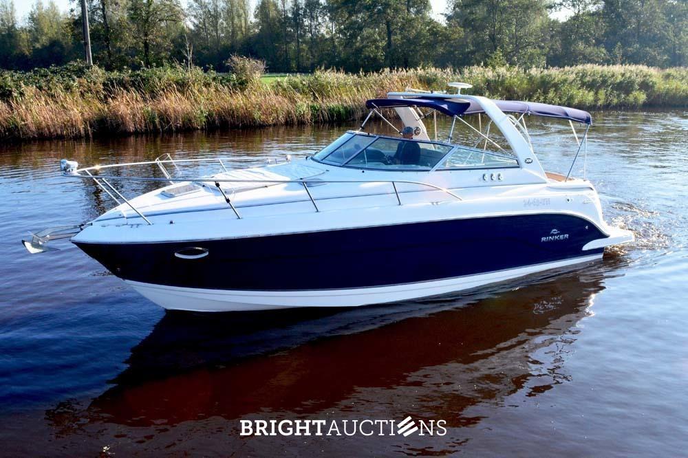 Rinker 300 Express Cruiser