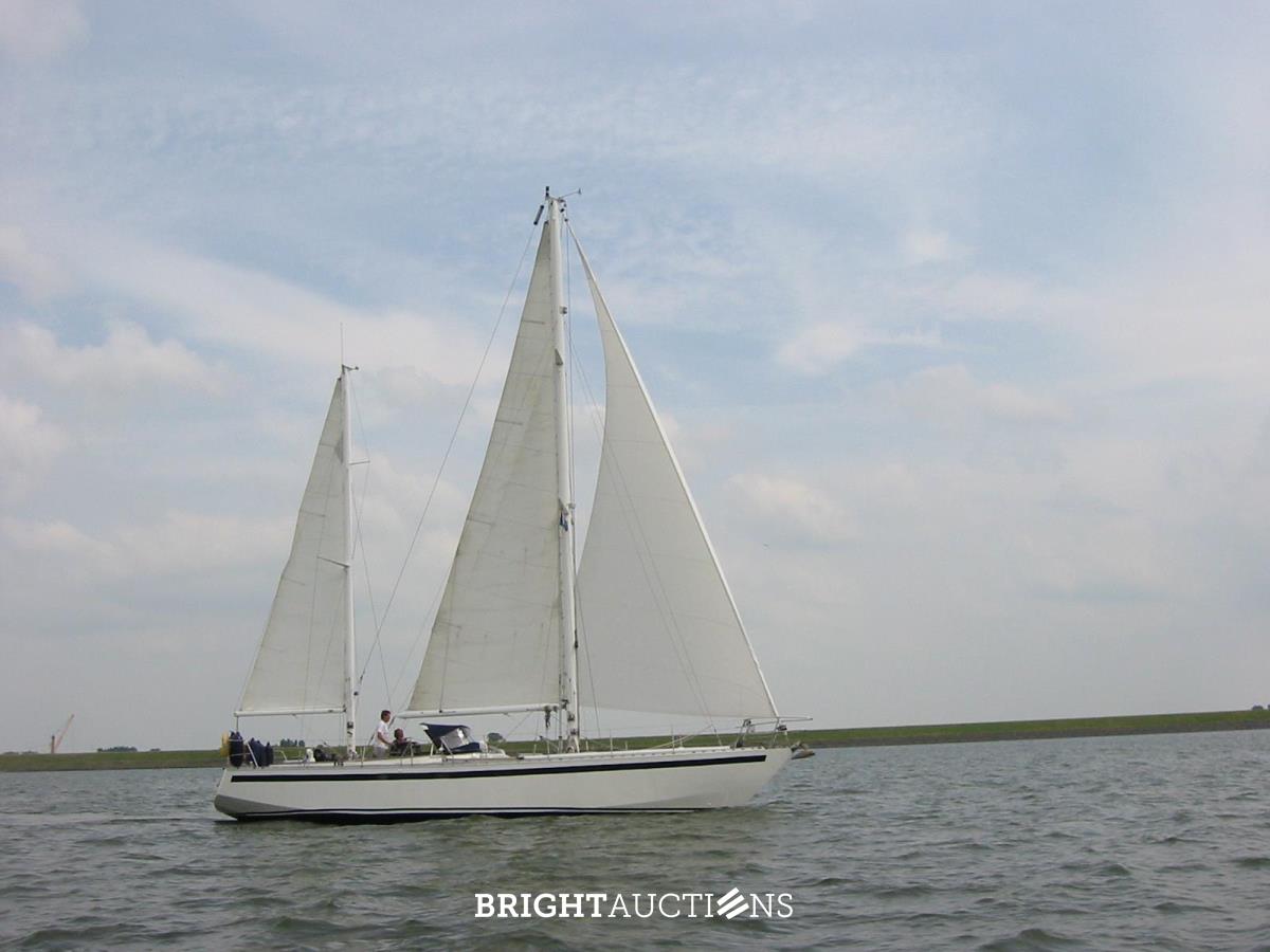 Bruce Roberts 45 Center Cockpit Ketch