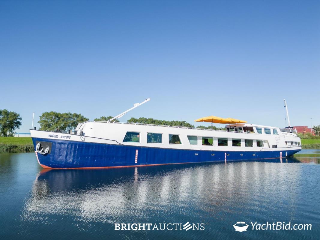 Live aboard Charter Vessel 49m