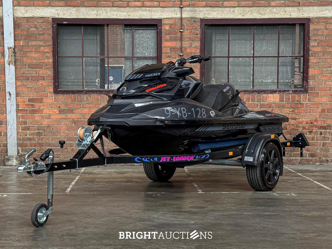 Sea-Doo RXP-X 300 Waterscooter2019 (Jet loader trailer)