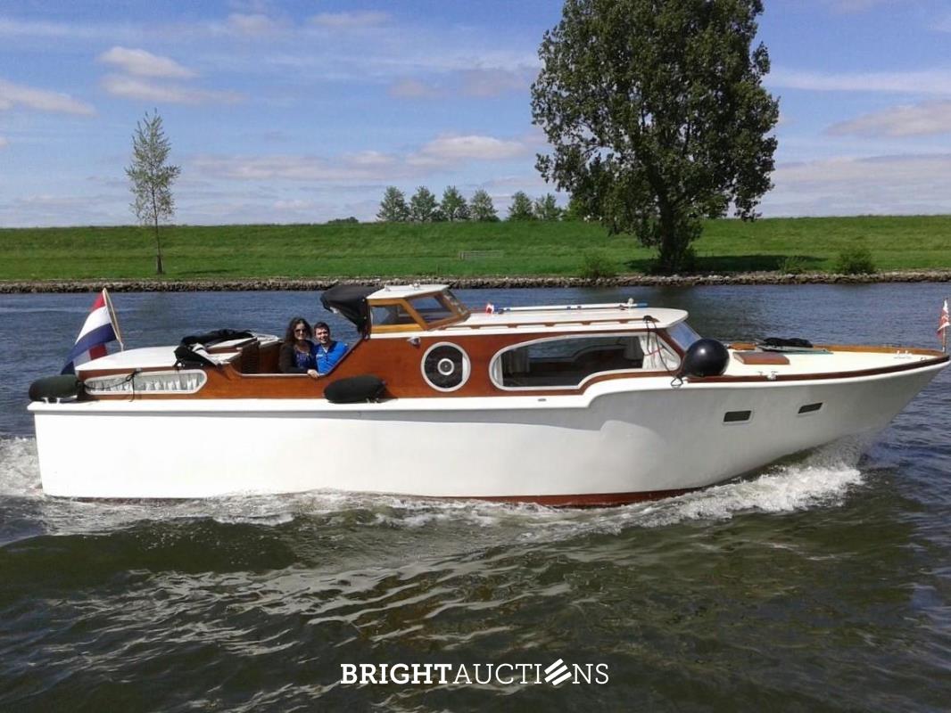 Chris Craft 34 Double Cabin Replica