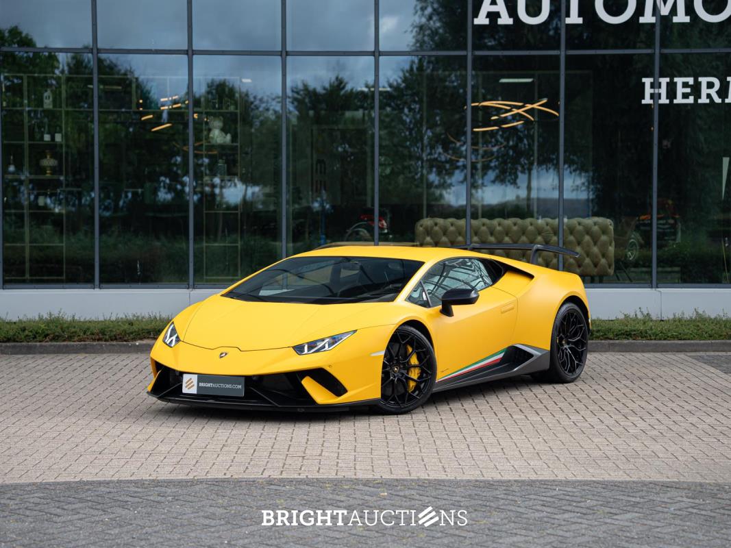 Lamborghini Huracán Performante /  LP640-4 5.2 V10 639pk / 2018 / CARBON