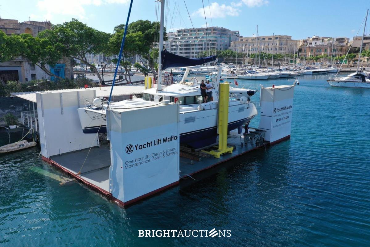 Floating Yacht Lift System
