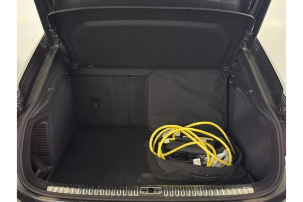 Audi Q3 45 e S Edition TFSI 266pk 2022 (Origineel-NL), P-122-PB