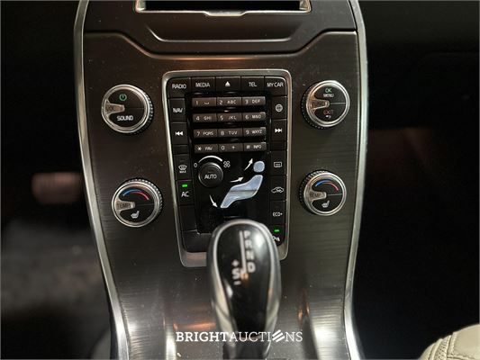 Volvo XC70 2.0 D4 FWD Momentum 181pk 2014 (Origineel-NL) Automaat, 2-XLB-00