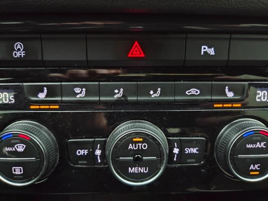 Volkswagen T-Roc Sport 1.5 TSI 150pk 2019, T-667-TX