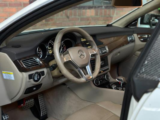Mercedes-Benz CLS63 AMG 5.5 V8 525pk 2012 CLS-Klasse (53.000 KM)
