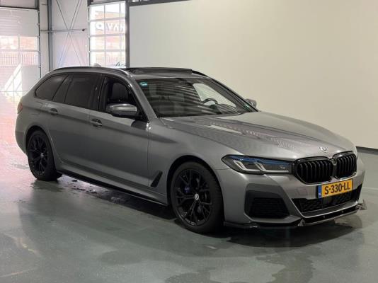 BMW 530e Touring Business Edition Plus M-Pakket 292pk 2023 (Origineel-NL) 5-Serie, S-330-LL