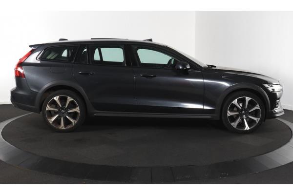 Volvo V60 Cross Country Pro 2.0 AWD 190pk 2020 (Origineel-NL), G-715-ZL