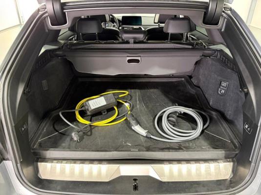 BMW 530e Touring  Business Edition Plus M-pakket 184pk 2023 (Origineel-NL) 5-Serie, S-330-LL