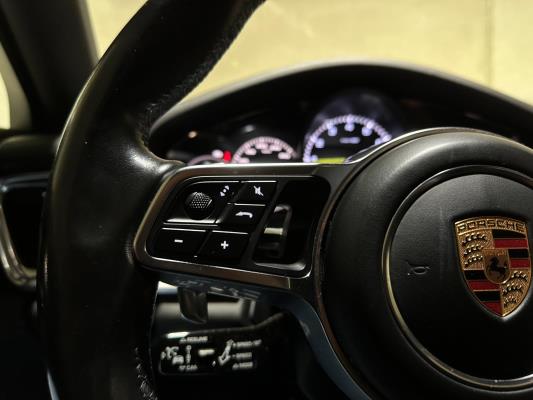 Porsche Panamera Sport Turismo  4 E-Hybrid 2.9 V6 462pk 2018, L-703-KR