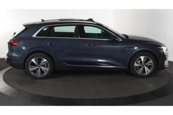 Audi Q8 e-tron 50 Advanced Edition Quattro 95 kWh 340pk 2023 (Origineel-NL), T-481-TT