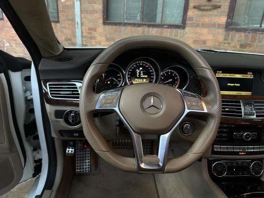 Mercedes-Benz CLS63 AMG 5.5 V8 525pk 2012 CLS-Klasse (53.000 KM)
