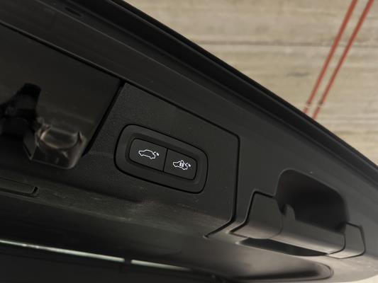 Volvo XC60 2.0 T6 Plug-in hybrid AWD Core Bright 253pk 2027 (Origineel-NL+1e eigenaar), S-190-RP